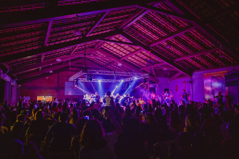 Leia mais sobre o artigo Luau Deus Quer Voce